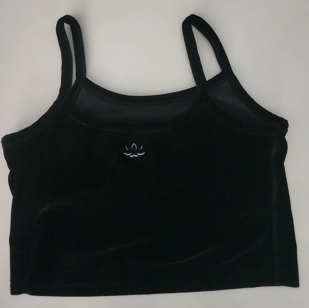 Beyond Yoga Truly Cropped Tank Black Velvet . Medium. Built In Support - Picture 5 of 6
